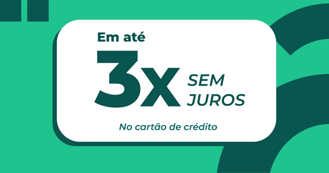 Ônibus em rodovia ao entardecer